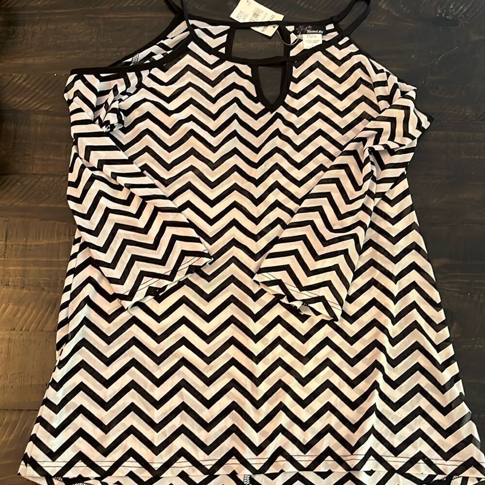 Black/white blouse